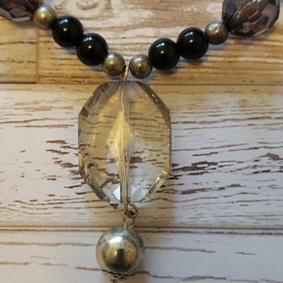 Black and Clear Beaded Magnetic Clasp Necklace - Picture 2 of 6